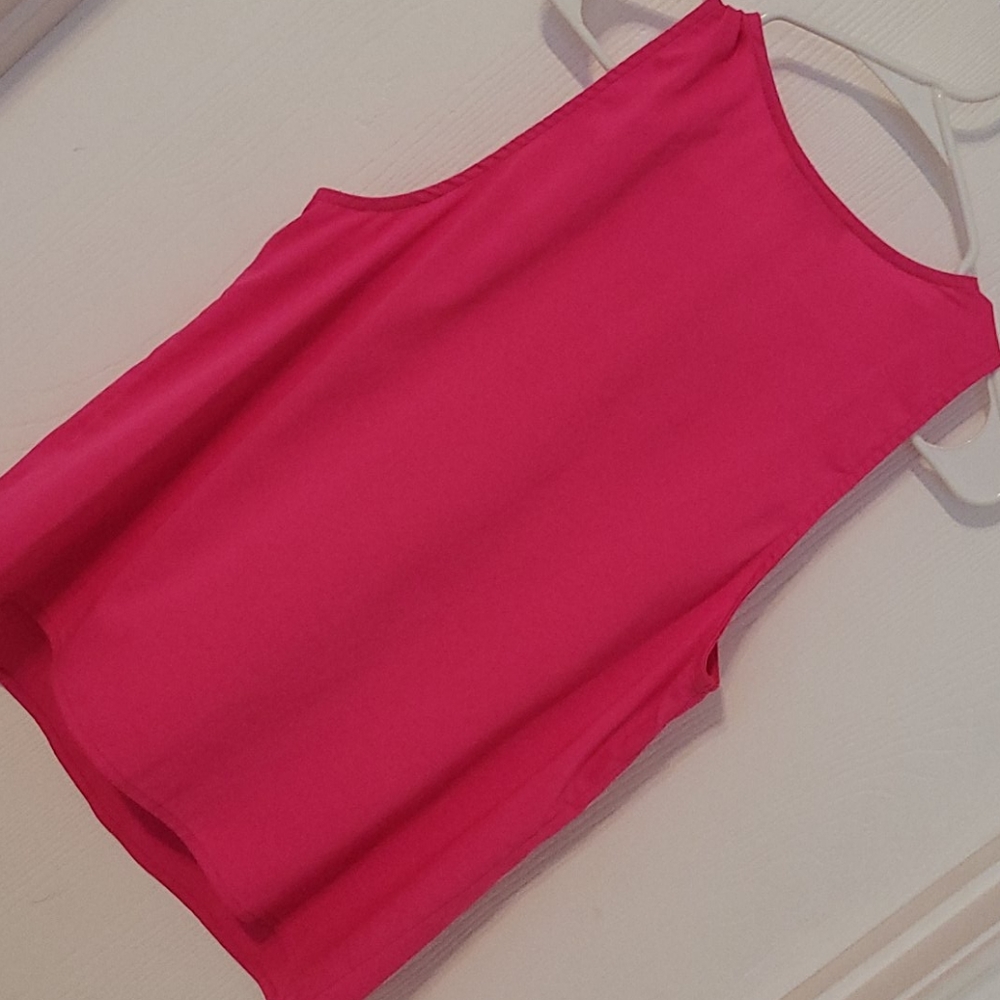 Top(s) - Picture 3 of 6